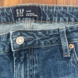 GAP Universal Slim Boyfriend Jeans – Size 14/32R